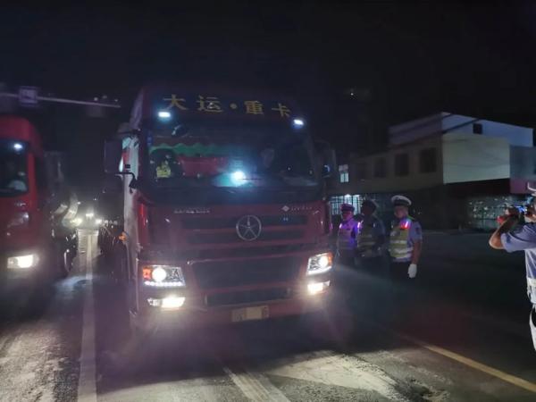 異地用警，交叉執(zhí)法！臨沂公安交警重拳整治貨運車輛交通違法