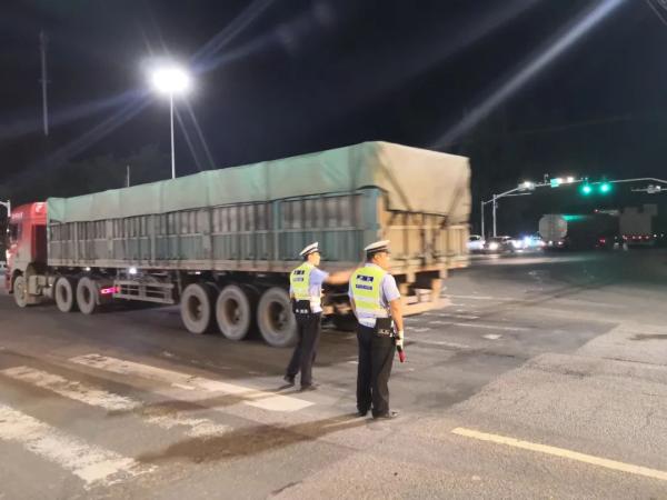 異地用警，交叉執(zhí)法！臨沂公安交警重拳整治貨運車輛交通違法